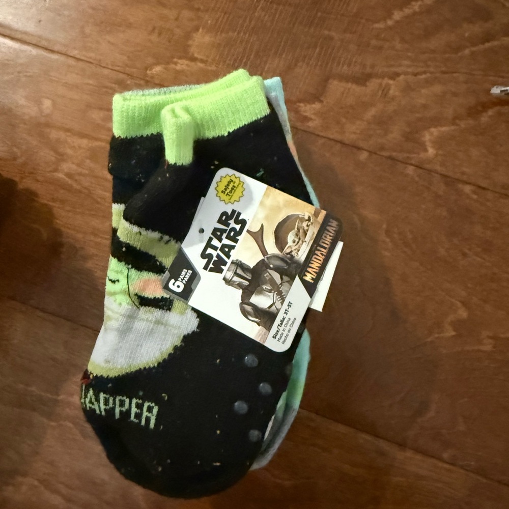 NWT size 3T-5T Star Wars Mandalorian Safety Socks 6 pack